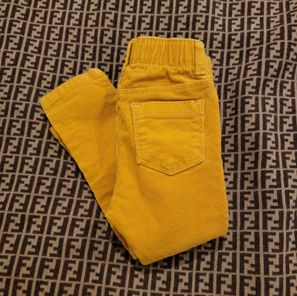 Old Navy Cords Corduroy mustard yellow 2t boys or girls gender neutral